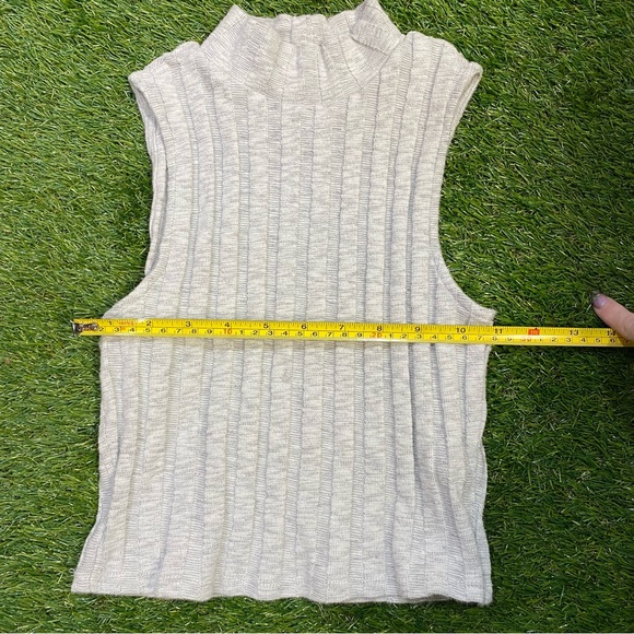 Gray Knit/Ribbed Forever 21 Mock Neck Top - Picture 5 of 6